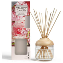 Load image into Gallery viewer, Yankee Candle Fresh Cut Roses Reed Diffuser