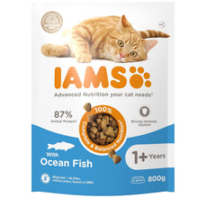 Load image into Gallery viewer, IAMS Ocean Fish Complete Dry Adult Cat Food 800g
