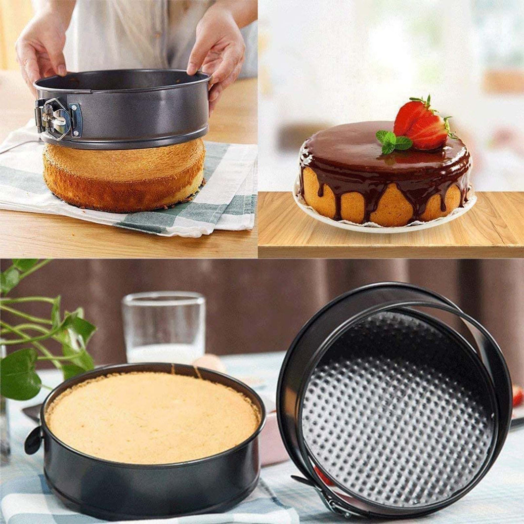 Examples of cakes baked with the cake tins
