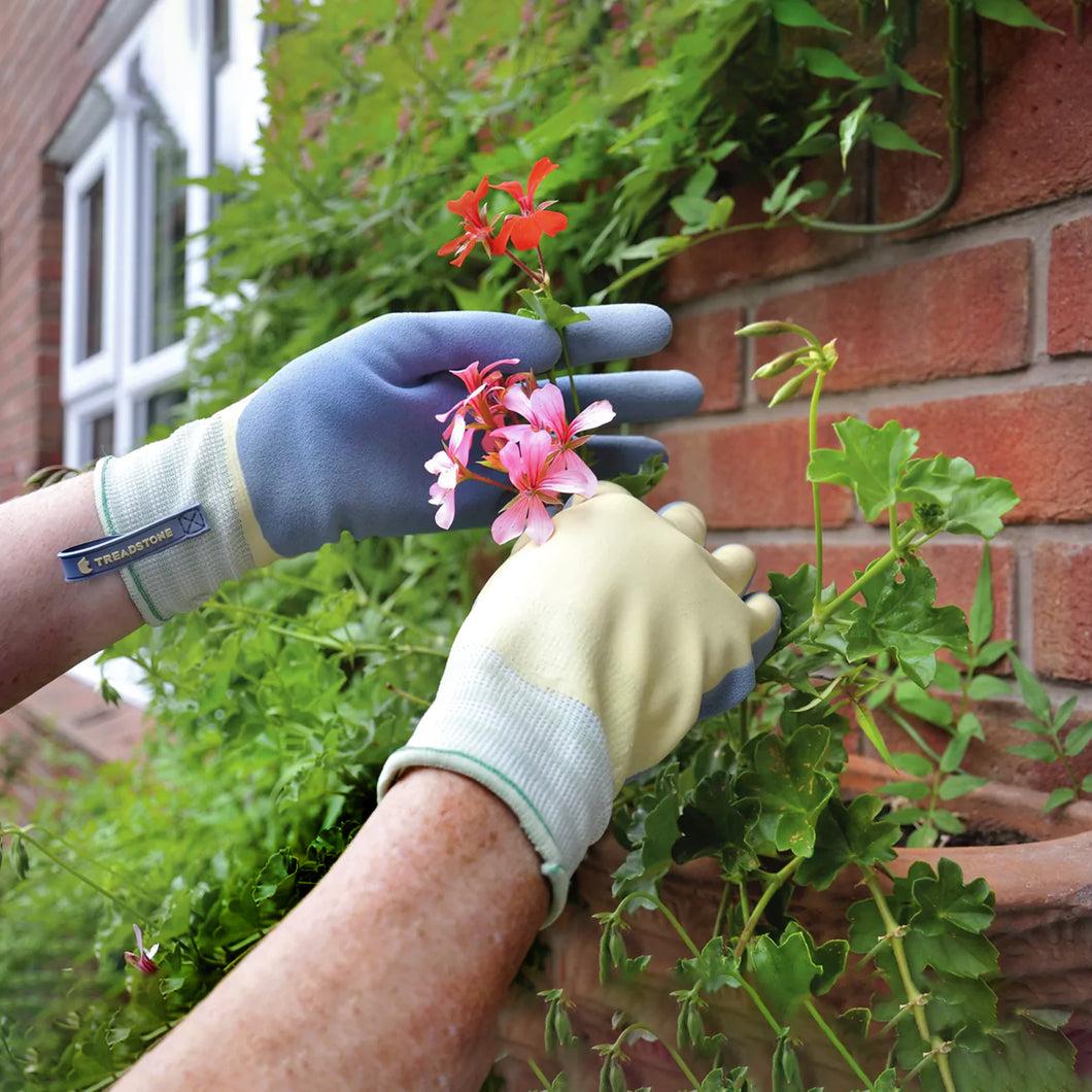 Treadstone Waterproof Female Clip Gardening Gloves Medium